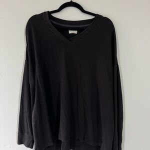 Lou & Grey Black V-Neck Oversized Sweatshirt - Size XL